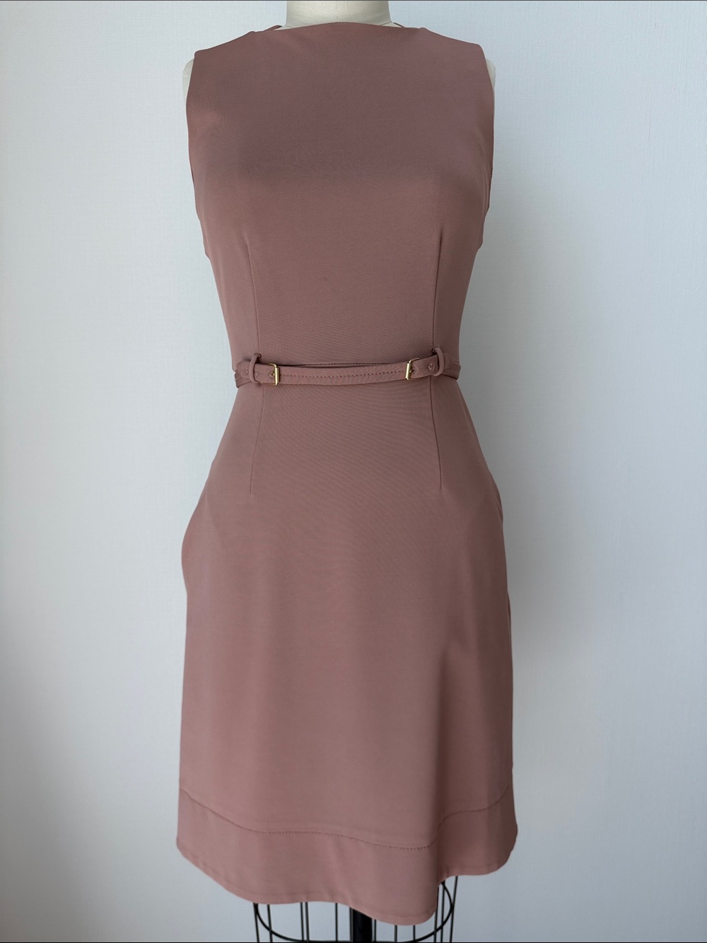 Diane Von Furstenberg Sleeveless Belted Dress in Mauve Size 4.